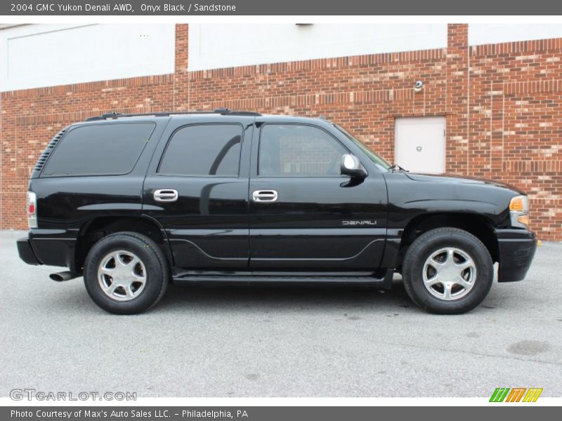 Onyx Black / Sandstone 2004 GMC Yukon Denali AWD