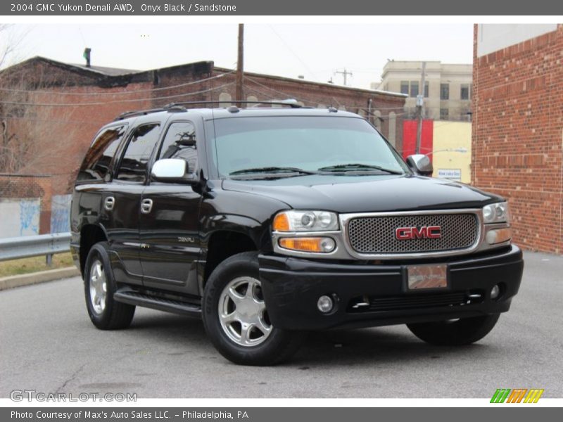 Onyx Black / Sandstone 2004 GMC Yukon Denali AWD
