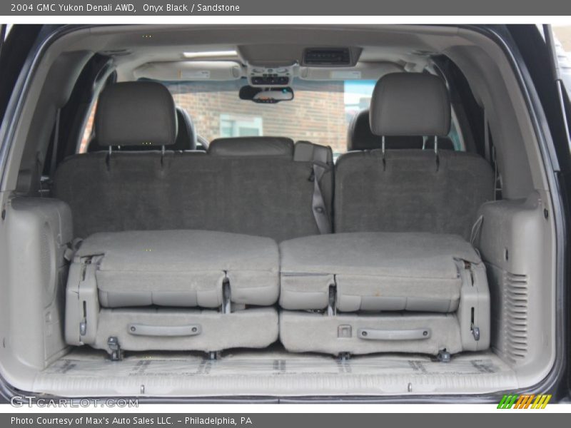 Onyx Black / Sandstone 2004 GMC Yukon Denali AWD