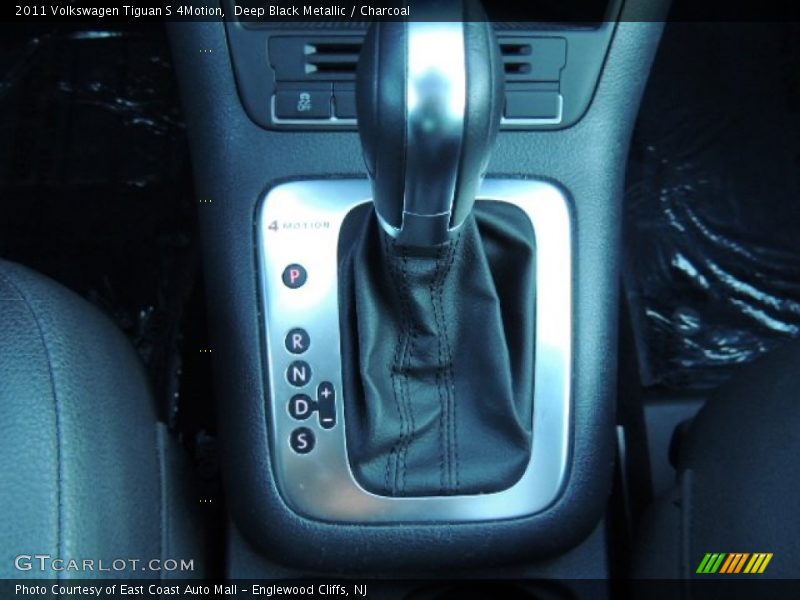  2011 Tiguan S 4Motion 6 Speed Tiptronic Automatic Shifter