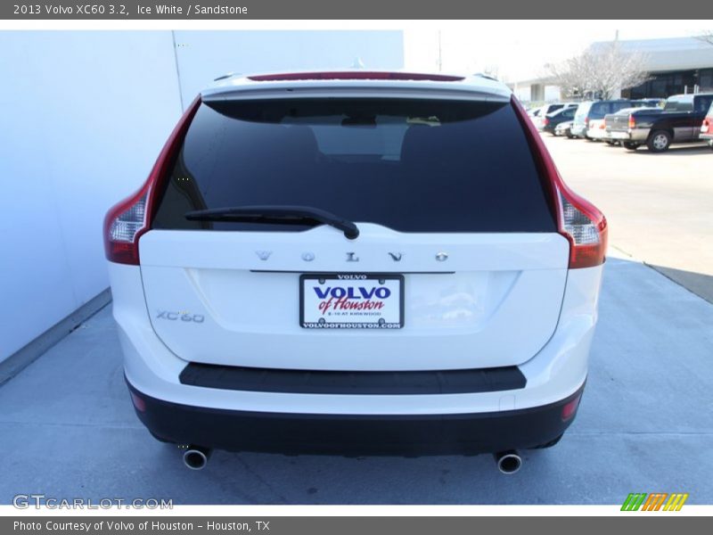 Ice White / Sandstone 2013 Volvo XC60 3.2
