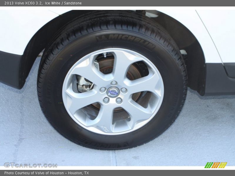Ice White / Sandstone 2013 Volvo XC60 3.2