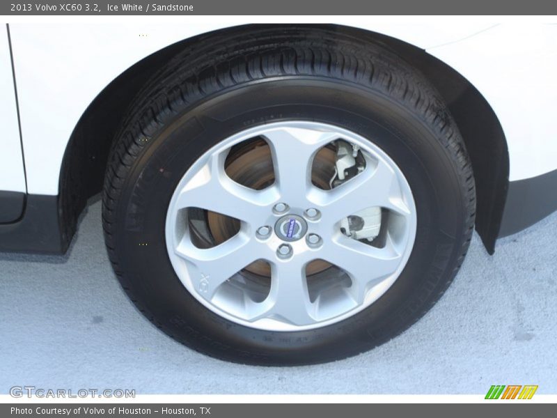 Ice White / Sandstone 2013 Volvo XC60 3.2