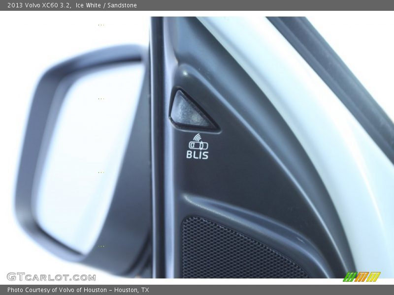 Ice White / Sandstone 2013 Volvo XC60 3.2