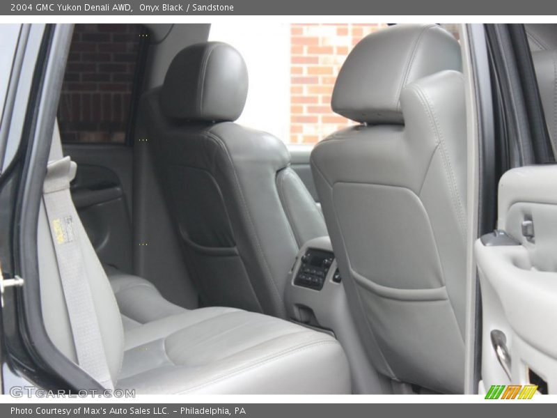 Onyx Black / Sandstone 2004 GMC Yukon Denali AWD