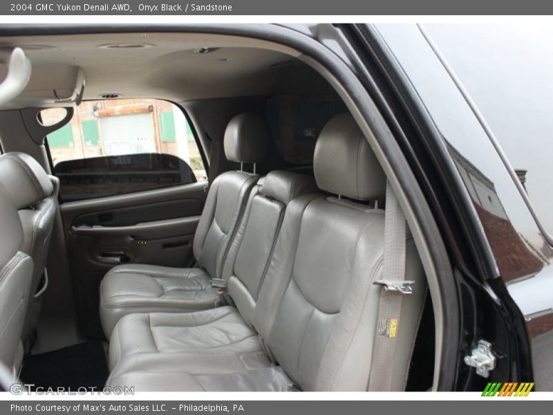 Onyx Black / Sandstone 2004 GMC Yukon Denali AWD
