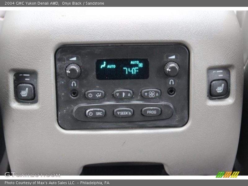 Controls of 2004 Yukon Denali AWD
