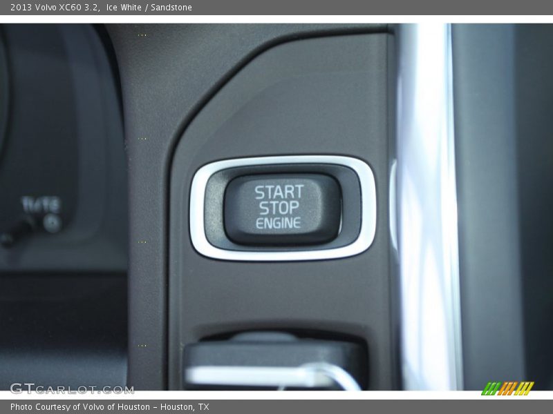 Ice White / Sandstone 2013 Volvo XC60 3.2