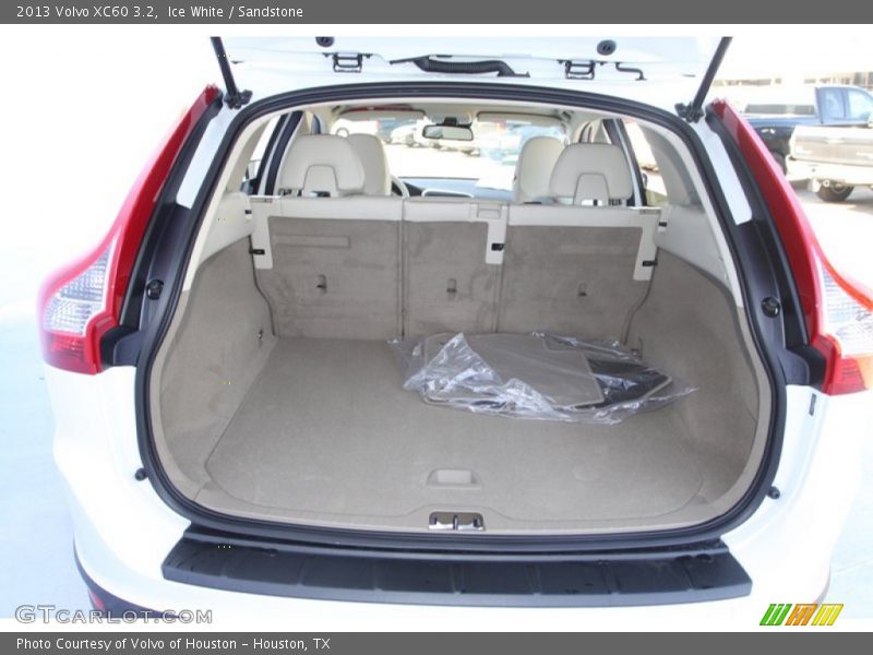 Ice White / Sandstone 2013 Volvo XC60 3.2