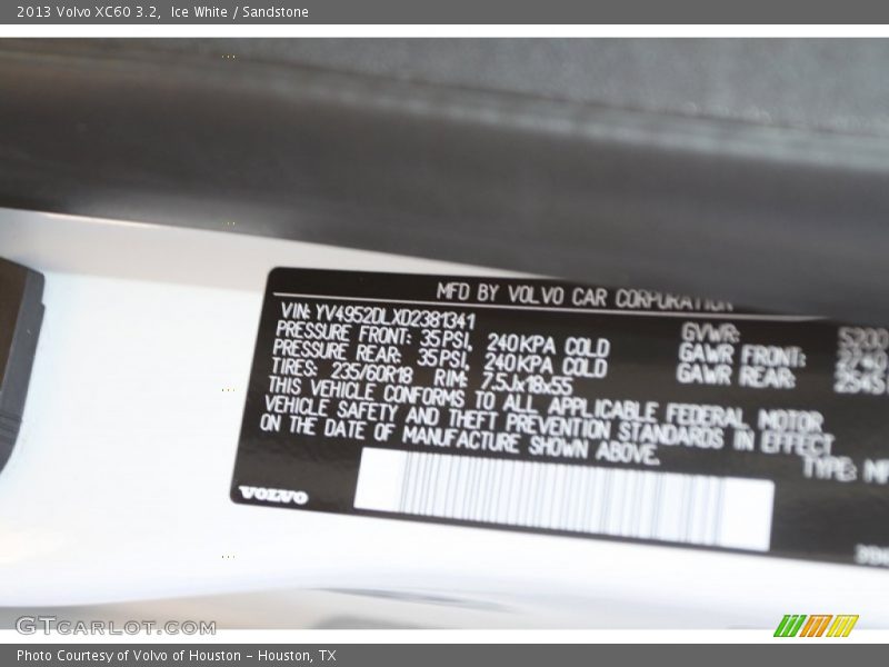 Ice White / Sandstone 2013 Volvo XC60 3.2