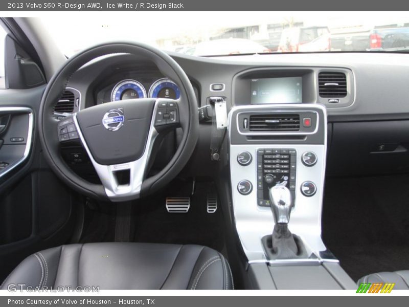 Dashboard of 2013 S60 R-Design AWD