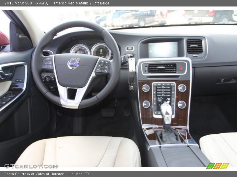 Dashboard of 2013 S60 T6 AWD