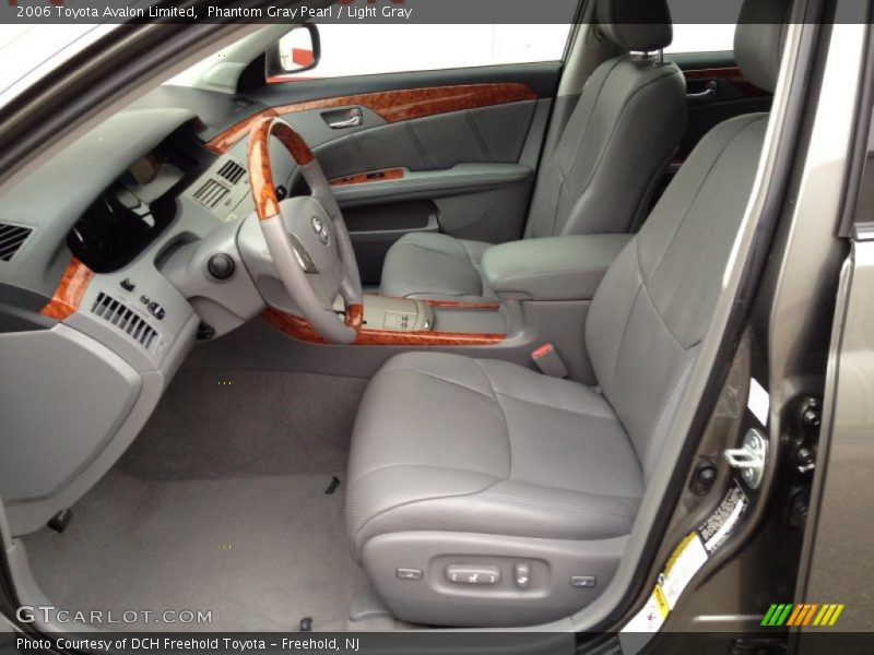 Front Seat of 2006 Avalon Limited