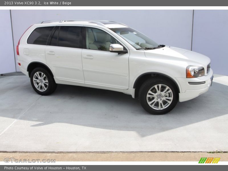 Ice White / Beige 2013 Volvo XC90 3.2