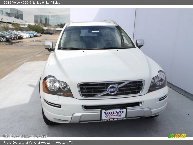 Ice White / Beige 2013 Volvo XC90 3.2