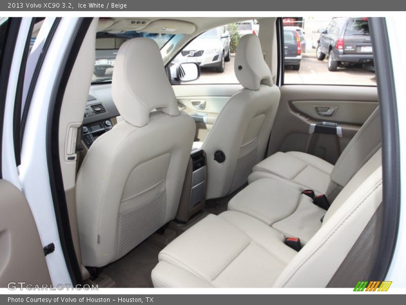 Ice White / Beige 2013 Volvo XC90 3.2