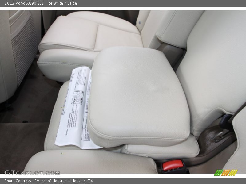Ice White / Beige 2013 Volvo XC90 3.2