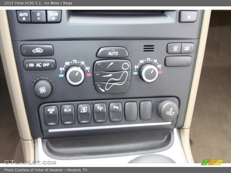 Ice White / Beige 2013 Volvo XC90 3.2