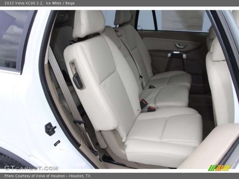 Ice White / Beige 2013 Volvo XC90 3.2