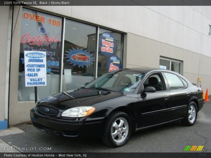Black / Ebony Black 2005 Ford Taurus SE