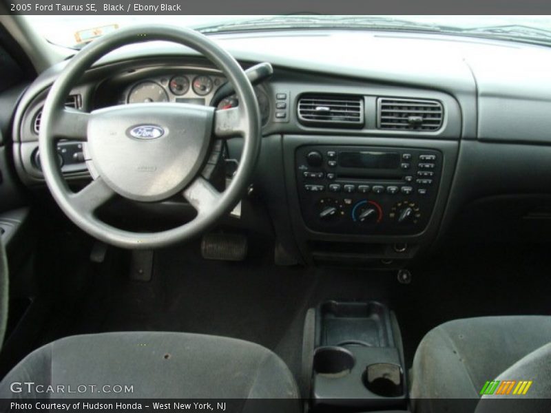 Black / Ebony Black 2005 Ford Taurus SE