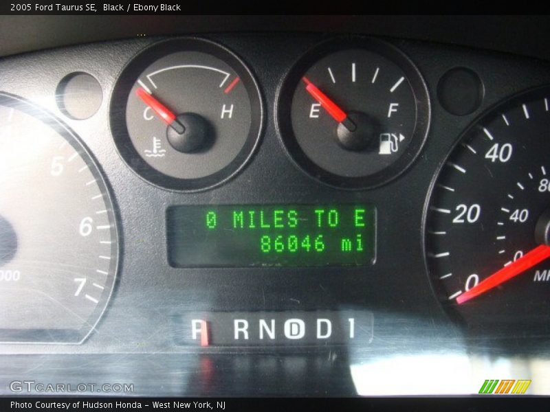 Black / Ebony Black 2005 Ford Taurus SE