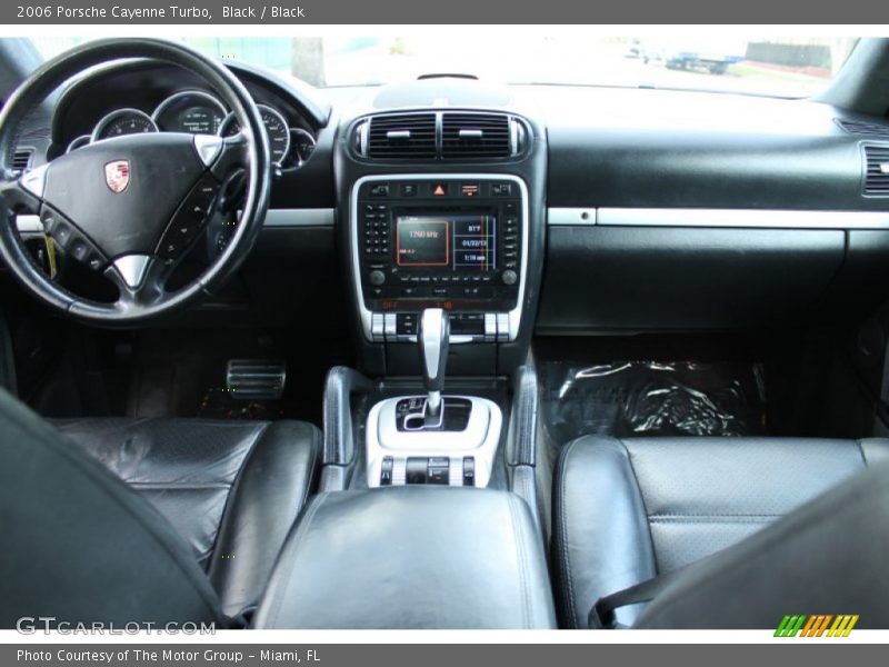 Dashboard of 2006 Cayenne Turbo