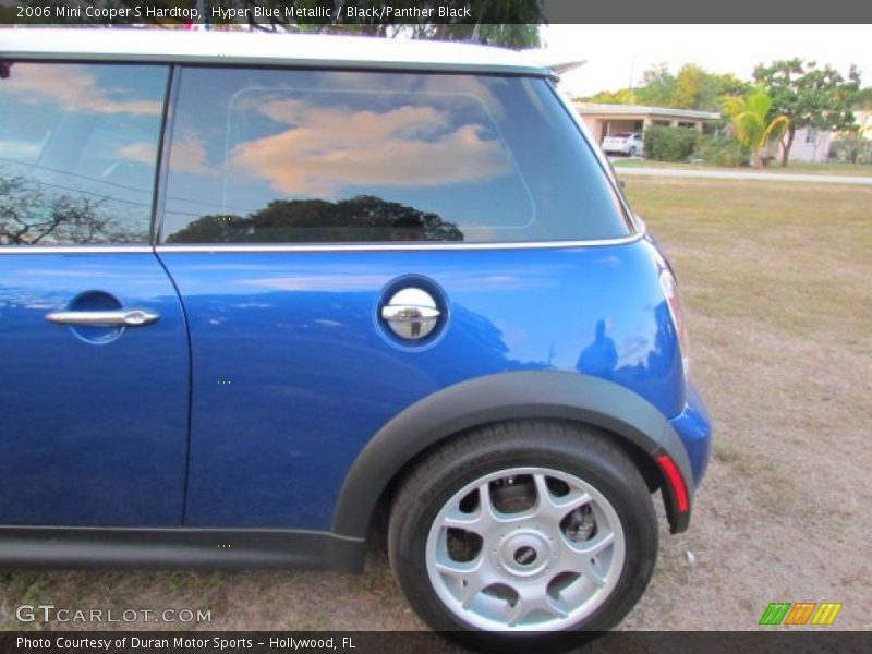 Hyper Blue Metallic / Black/Panther Black 2006 Mini Cooper S Hardtop