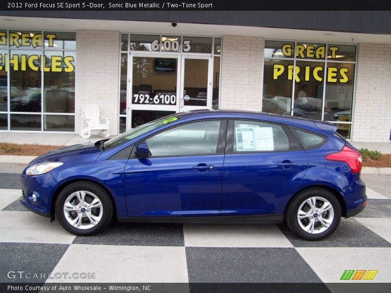 Sonic Blue Metallic / Two-Tone Sport 2012 Ford Focus SE Sport 5-Door