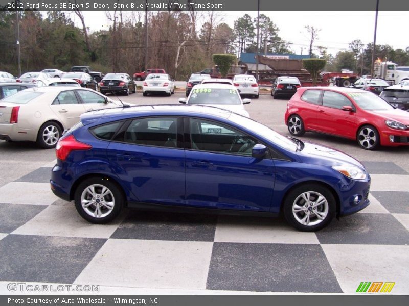  2012 Focus SE Sport 5-Door Sonic Blue Metallic