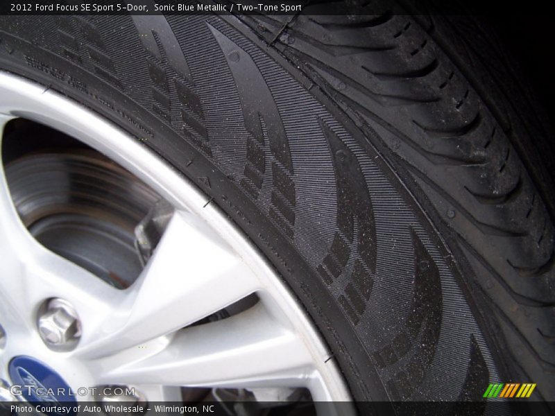 Sonic Blue Metallic / Two-Tone Sport 2012 Ford Focus SE Sport 5-Door