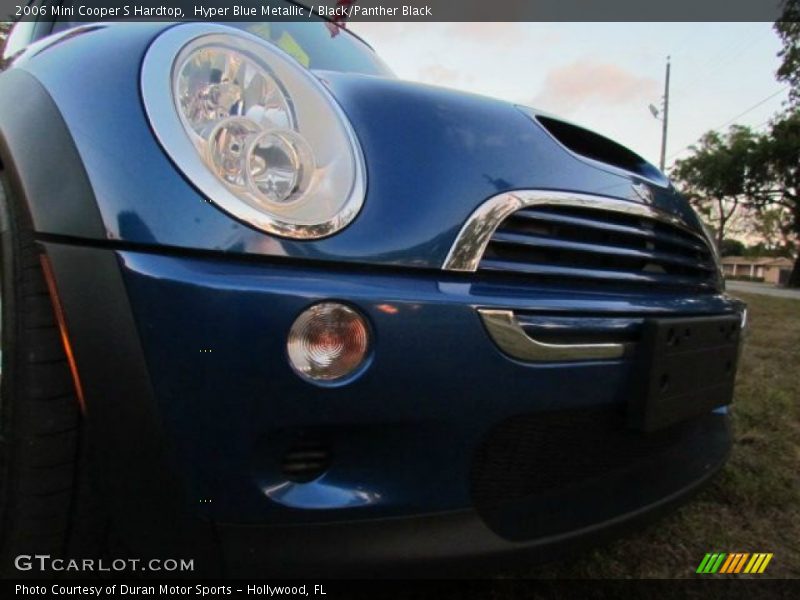 Hyper Blue Metallic / Black/Panther Black 2006 Mini Cooper S Hardtop