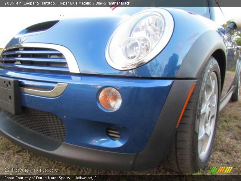 Hyper Blue Metallic / Black/Panther Black 2006 Mini Cooper S Hardtop