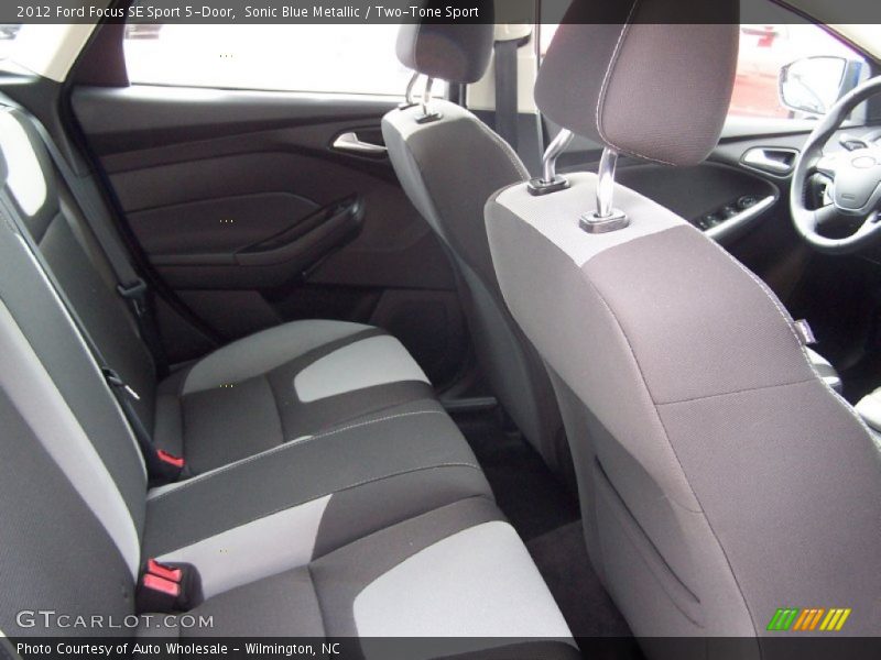 Sonic Blue Metallic / Two-Tone Sport 2012 Ford Focus SE Sport 5-Door
