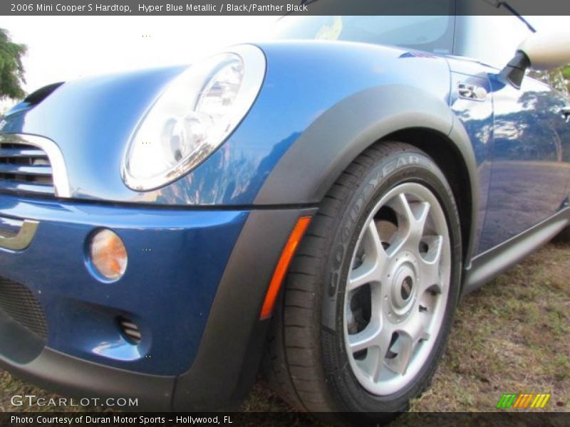 Hyper Blue Metallic / Black/Panther Black 2006 Mini Cooper S Hardtop