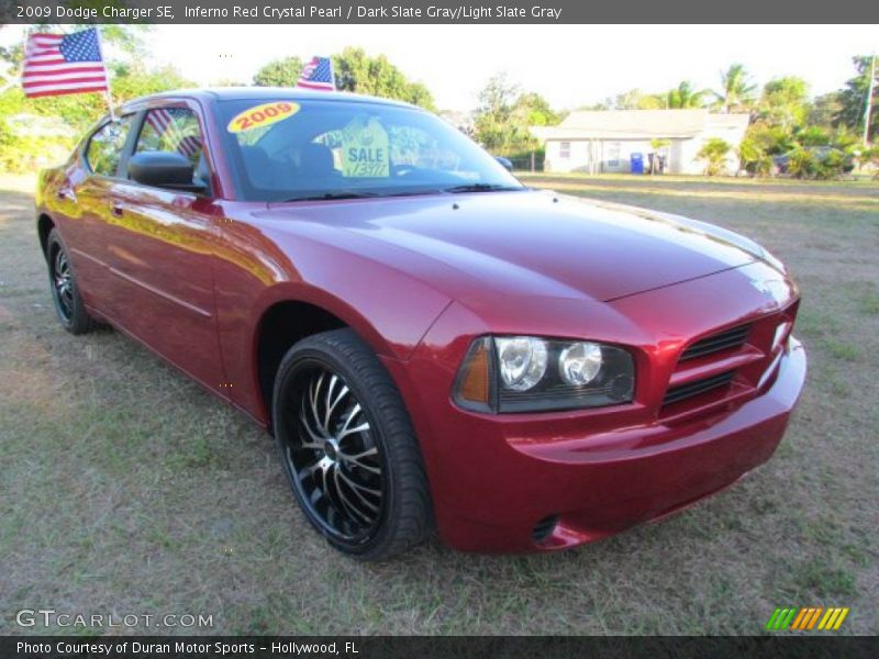 Front 3/4 View of 2009 Charger SE