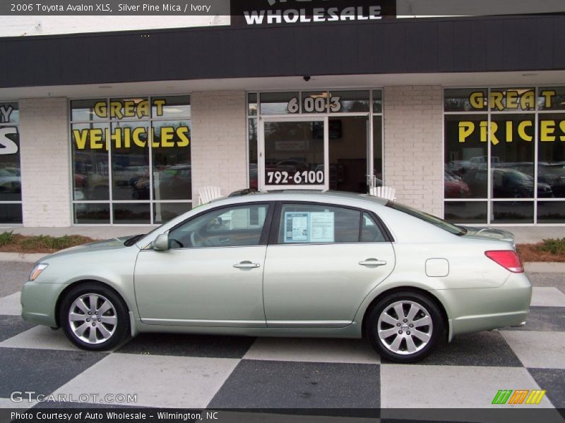 Silver Pine Mica / Ivory 2006 Toyota Avalon XLS