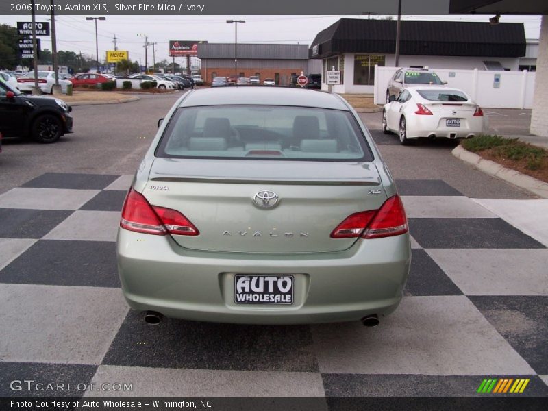 Silver Pine Mica / Ivory 2006 Toyota Avalon XLS