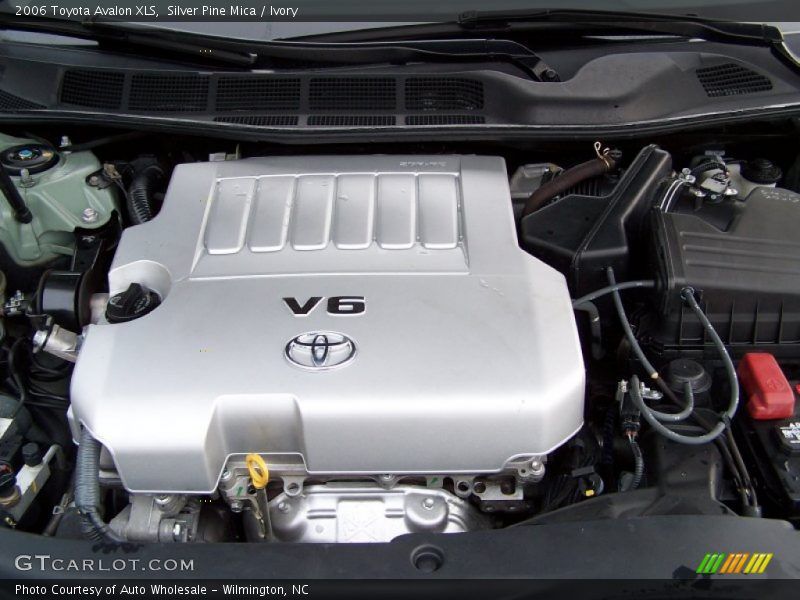 Silver Pine Mica / Ivory 2006 Toyota Avalon XLS