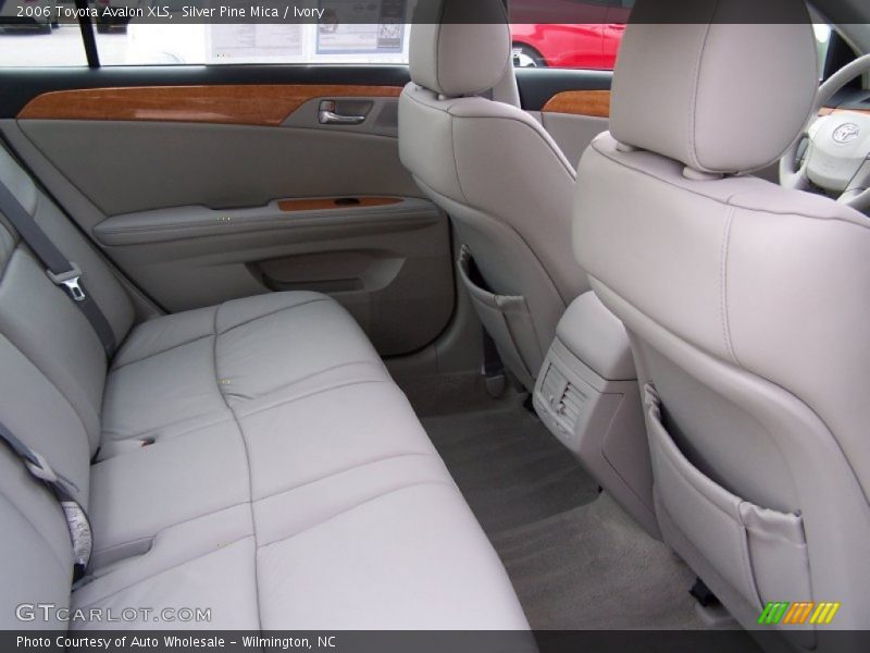 Silver Pine Mica / Ivory 2006 Toyota Avalon XLS