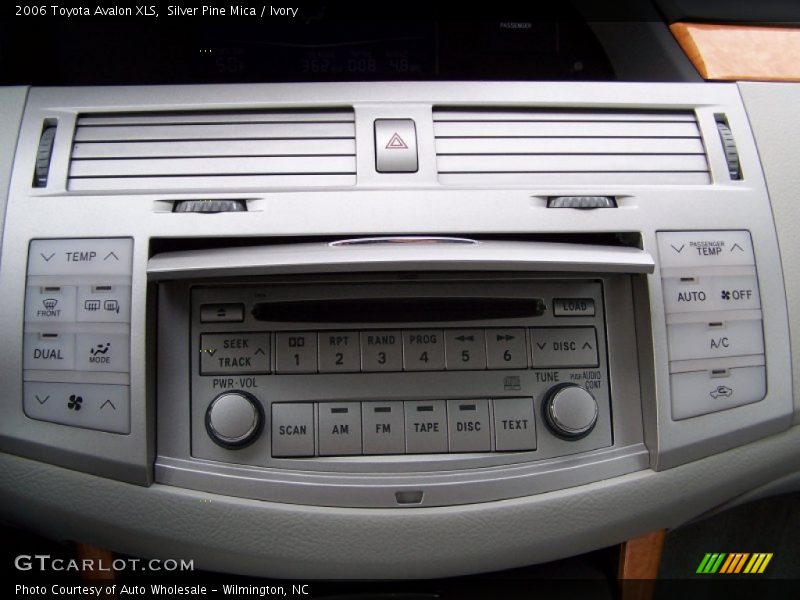 Silver Pine Mica / Ivory 2006 Toyota Avalon XLS