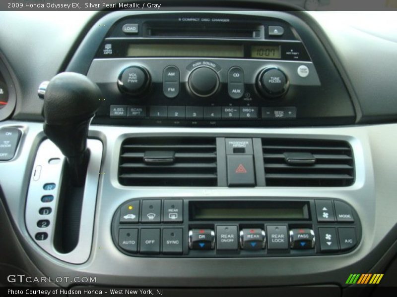 Silver Pearl Metallic / Gray 2009 Honda Odyssey EX