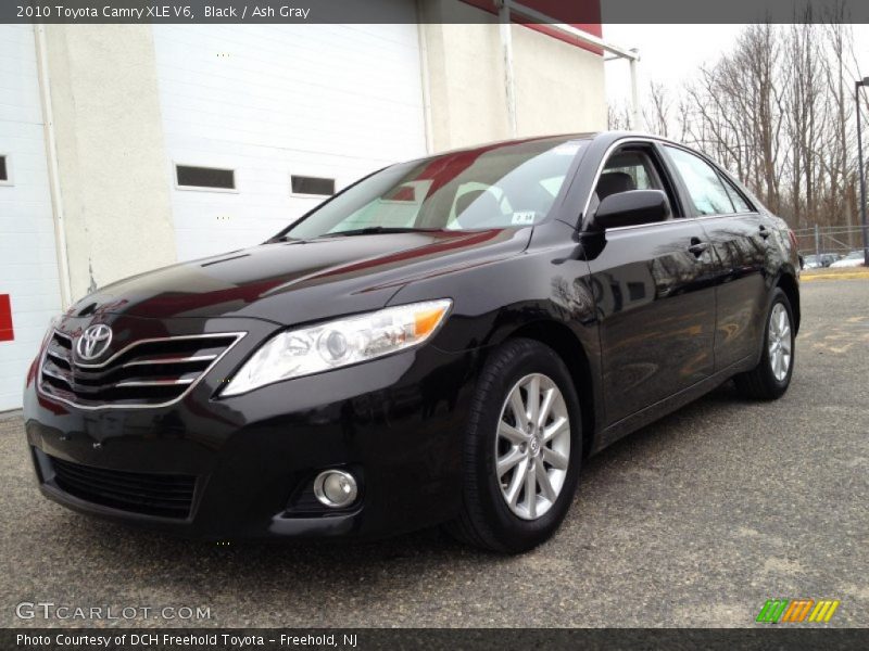 Front 3/4 View of 2010 Camry XLE V6