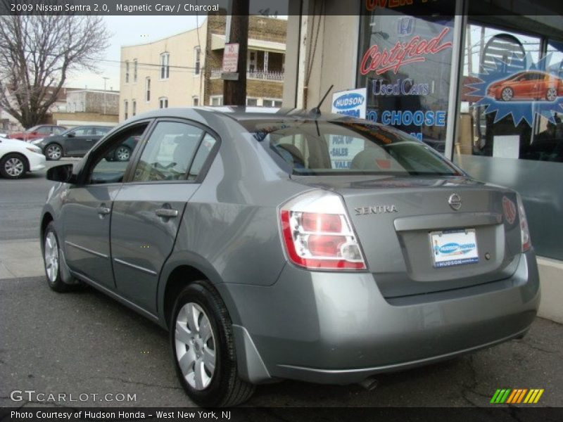 Magnetic Gray / Charcoal 2009 Nissan Sentra 2.0