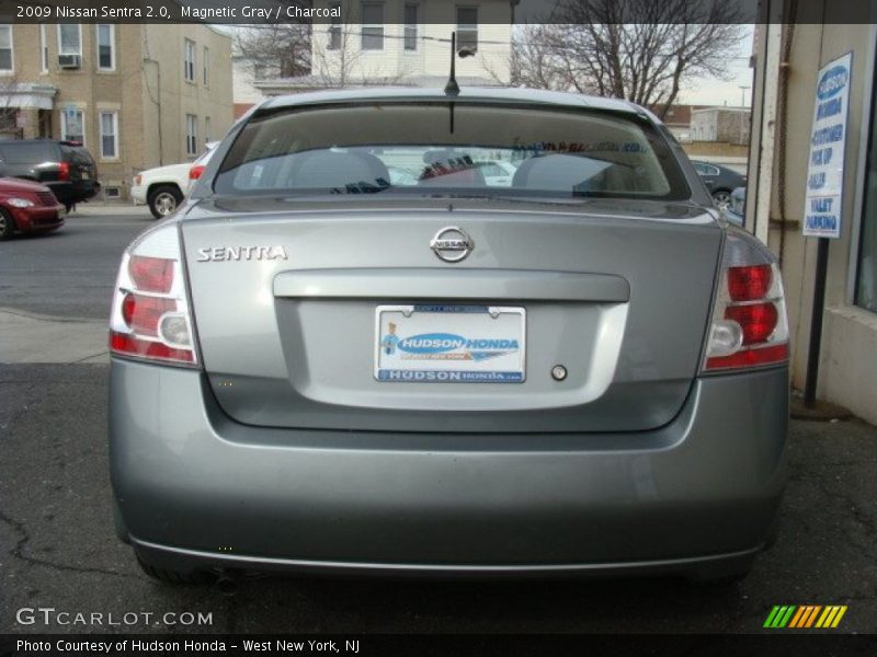 Magnetic Gray / Charcoal 2009 Nissan Sentra 2.0