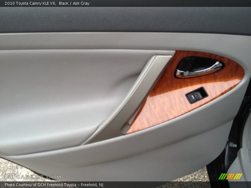 Black / Ash Gray 2010 Toyota Camry XLE V6