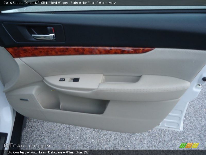 Door Panel of 2010 Outback 3.6R Limited Wagon