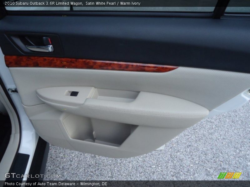 Door Panel of 2010 Outback 3.6R Limited Wagon