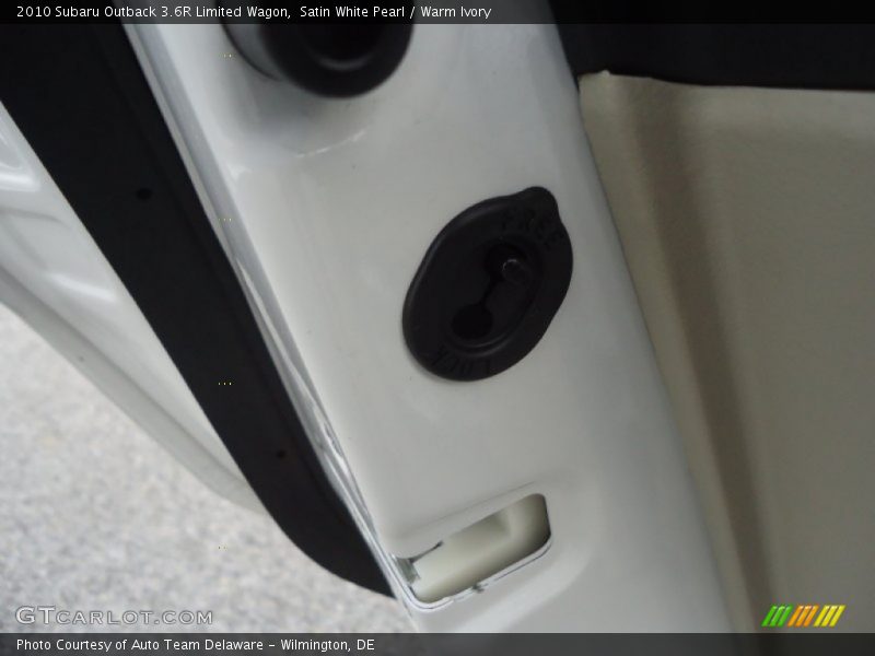 Satin White Pearl / Warm Ivory 2010 Subaru Outback 3.6R Limited Wagon