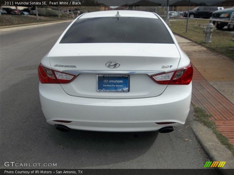 Pearl White / Black 2011 Hyundai Sonata SE